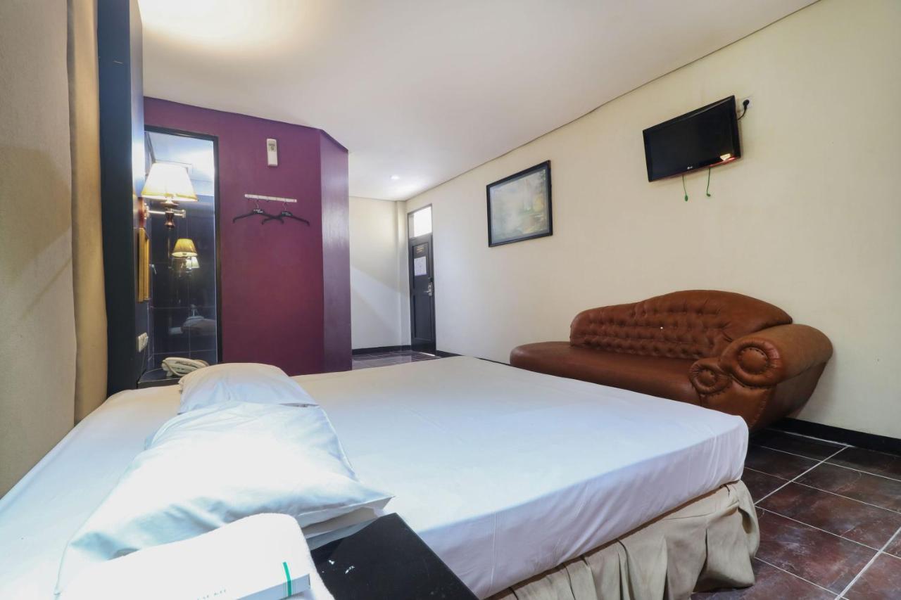 C'One Hotel Pulomas Giacarta Esterno foto